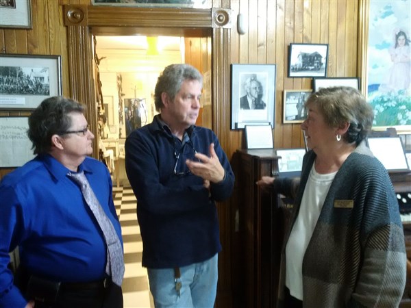 Beau Bridges and Brooke Shields visit the museum in 2016